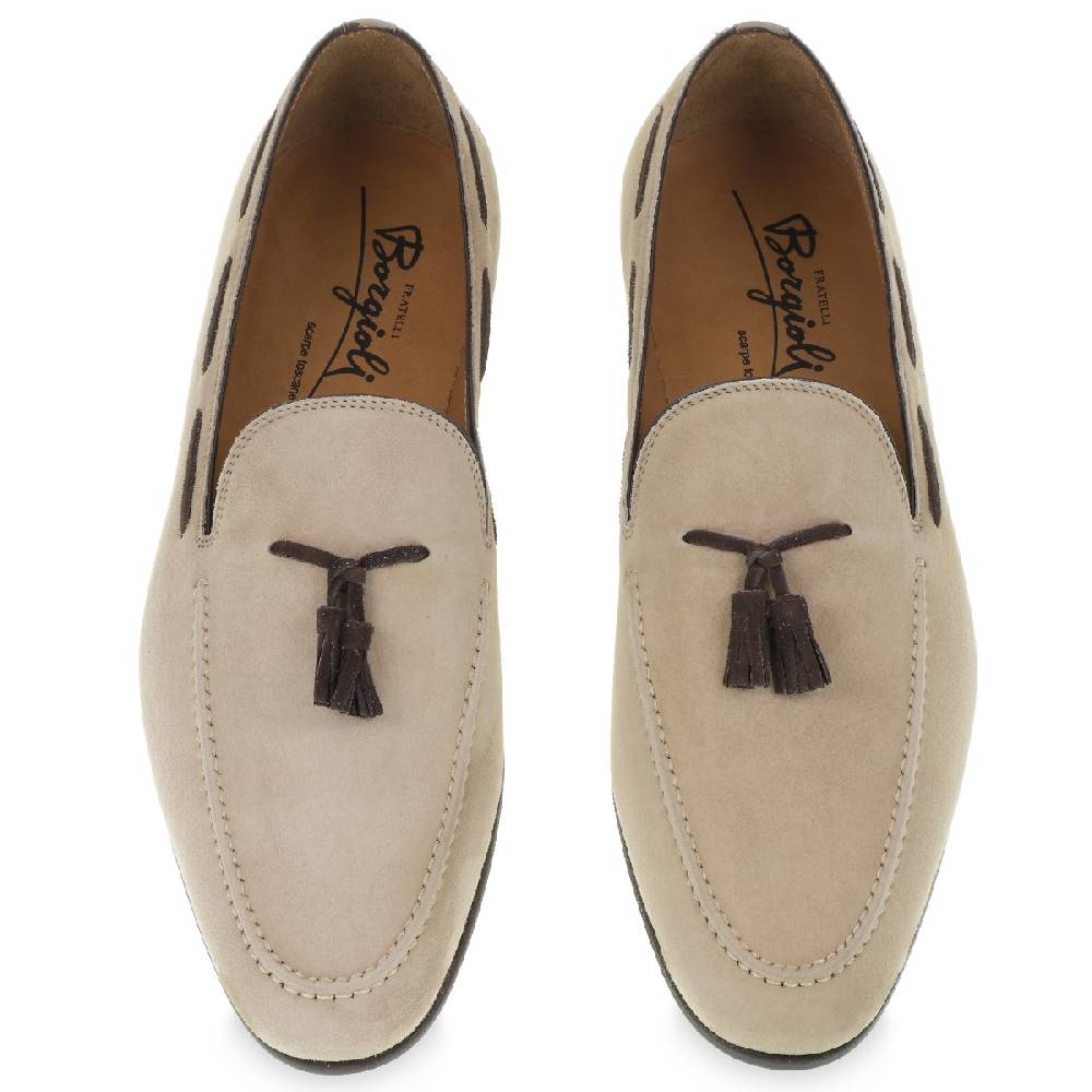 Lartigiano Del Cuoio Mocassino con nappine in pelle di camoscio beige fatto a mano da Fratelli Borgioli Consegna Veloce