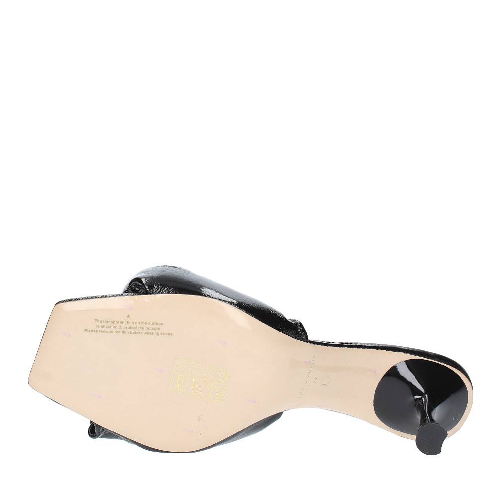 STUDIO AMELIA Mules in pelle Fino al 50% di sconto