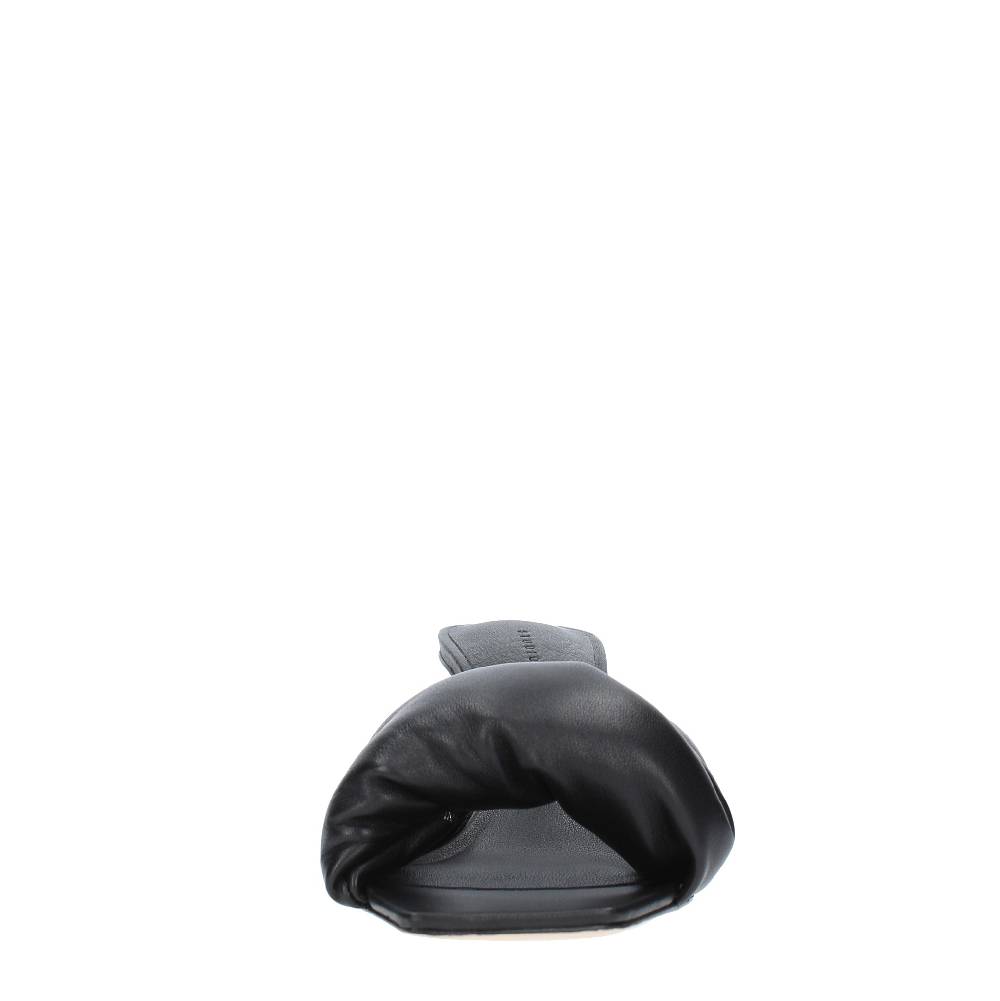 STUDIO AMELIA Mules in nappa Only for today