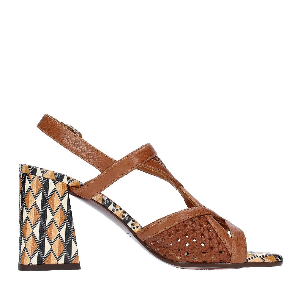 CHIE MIHARA Sandali modello PANTE in pelle Fino Al -60%