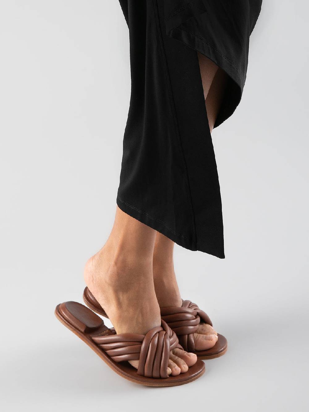 Officine Creative CYBILLE 004 Sandali in Pelle Marrone Offerta