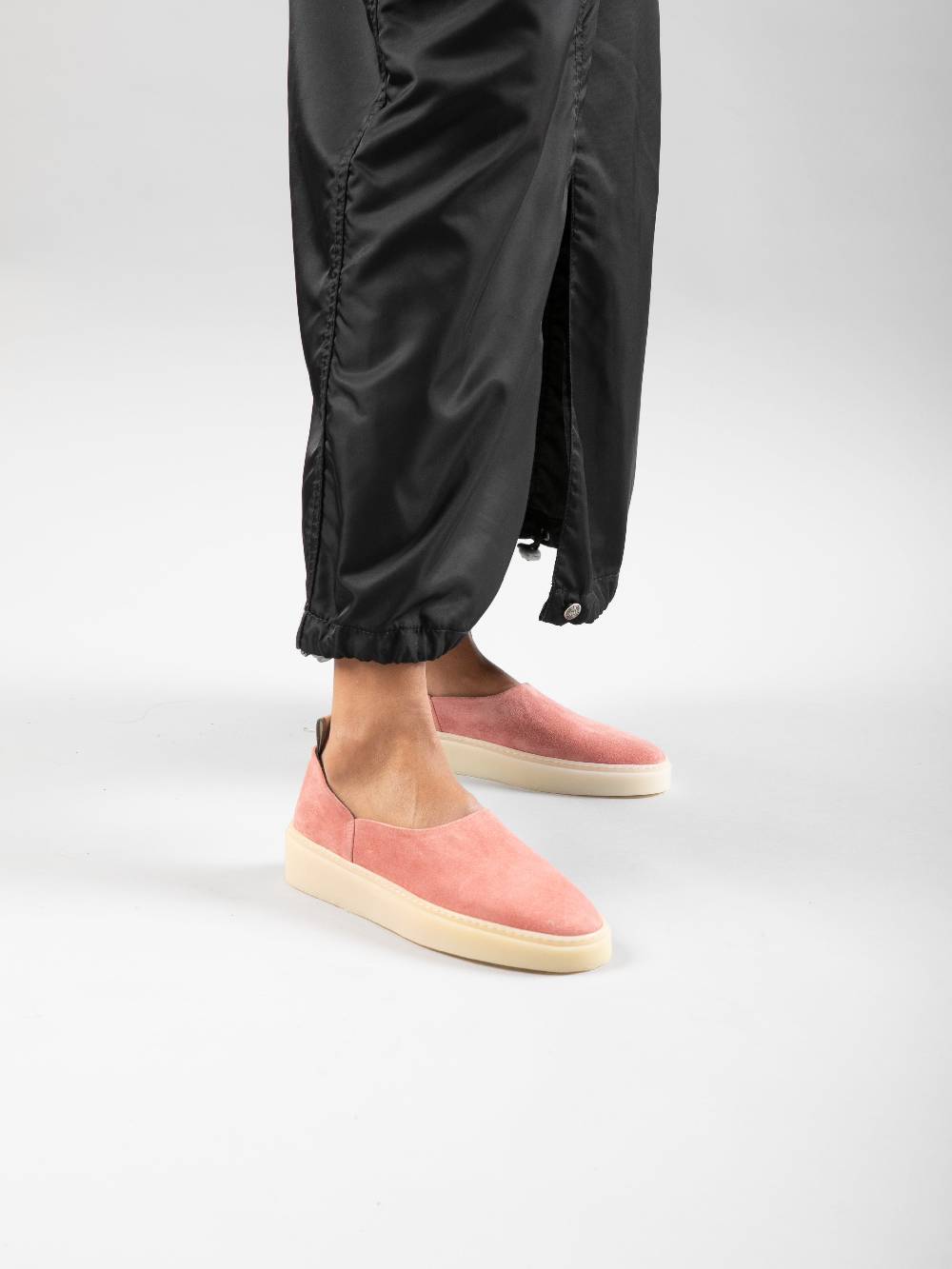 Officine Creative MUSKRAT 101 Sneaker in Pelle Scamosciata Rosa Italia
