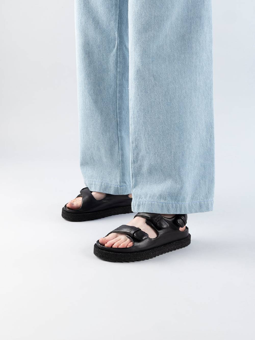 Officine Creative SANDS 102 Sandali Sling Back in Pelle Nera Saldi