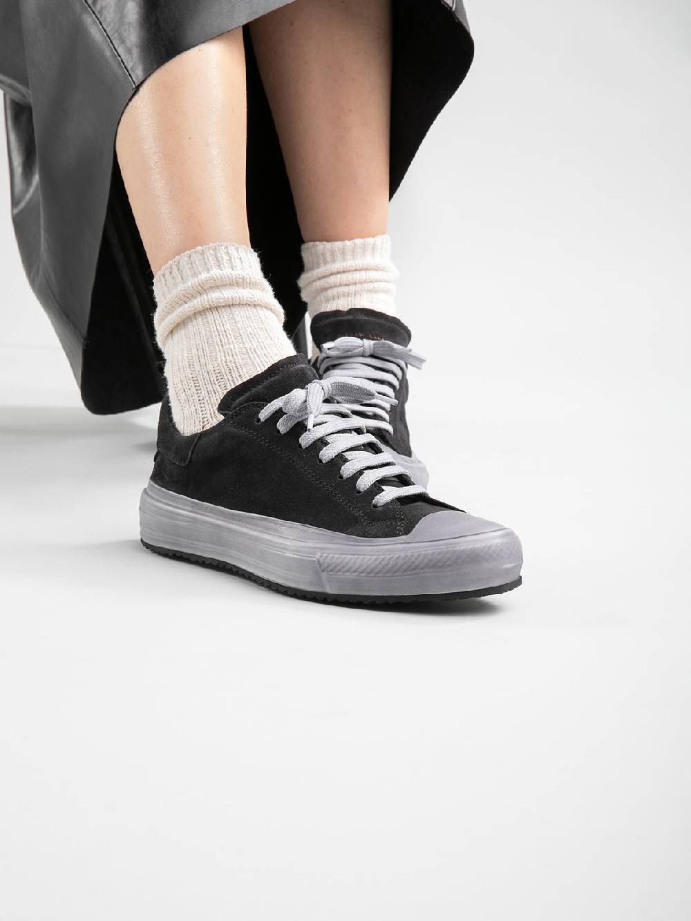 Officine Creative MES 105 Sneakers in Pelle Scamosciata Avorio Presa