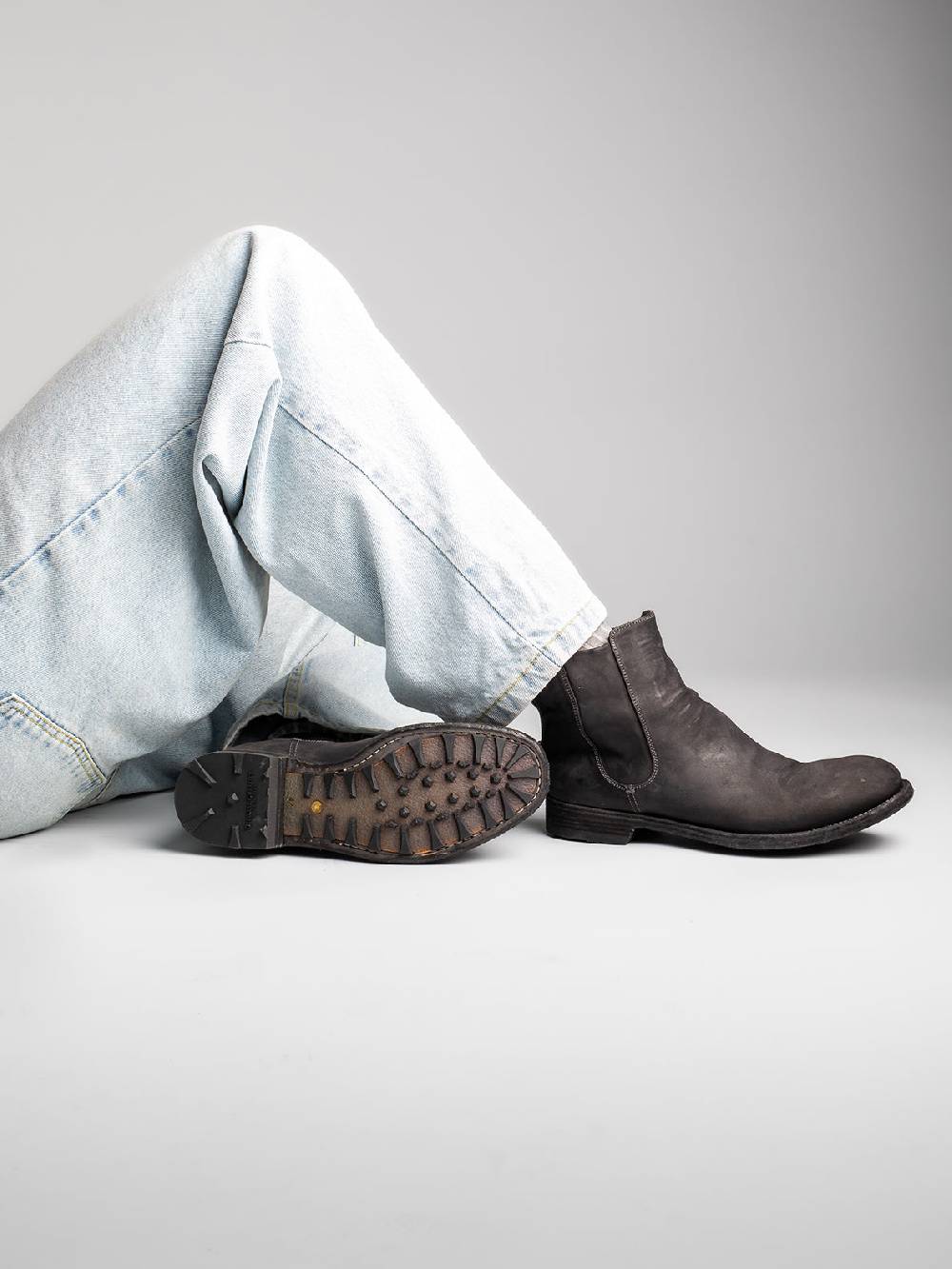 Officine Creative ARBUS 021 Stivaletti Chelsea in Pelle Grigia Promozione