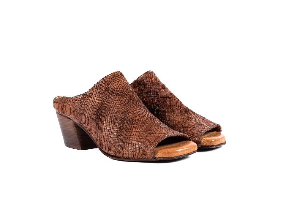 Openclosedshoes TISHA09 BUFALO COGNAC Presa