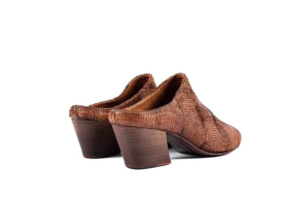 Openclosedshoes TISHA09 BUFALO COGNAC Presa