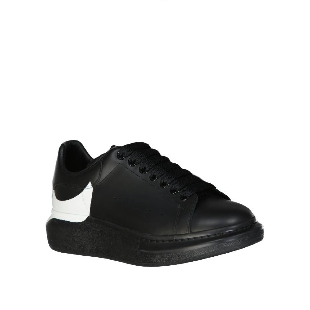 ALEXANDER MCQUEEN  Sneakers Oversize in Pelle Nera Uomo Alexander McQueen Vendita