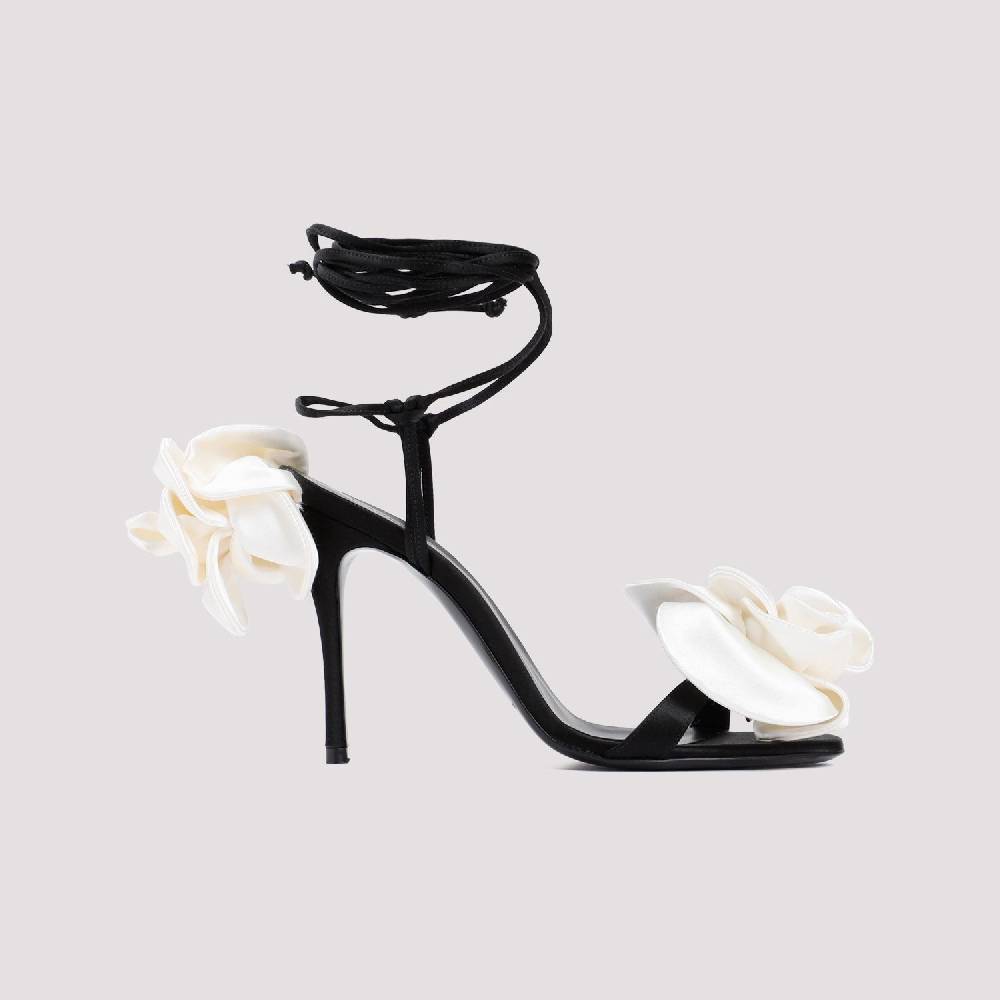 MAGDA BUTRYM  Sandali Stiletto Magda Butrym in Raso Nero con Applicazioni Floreali 50% di sconto con spedizione gratuita
