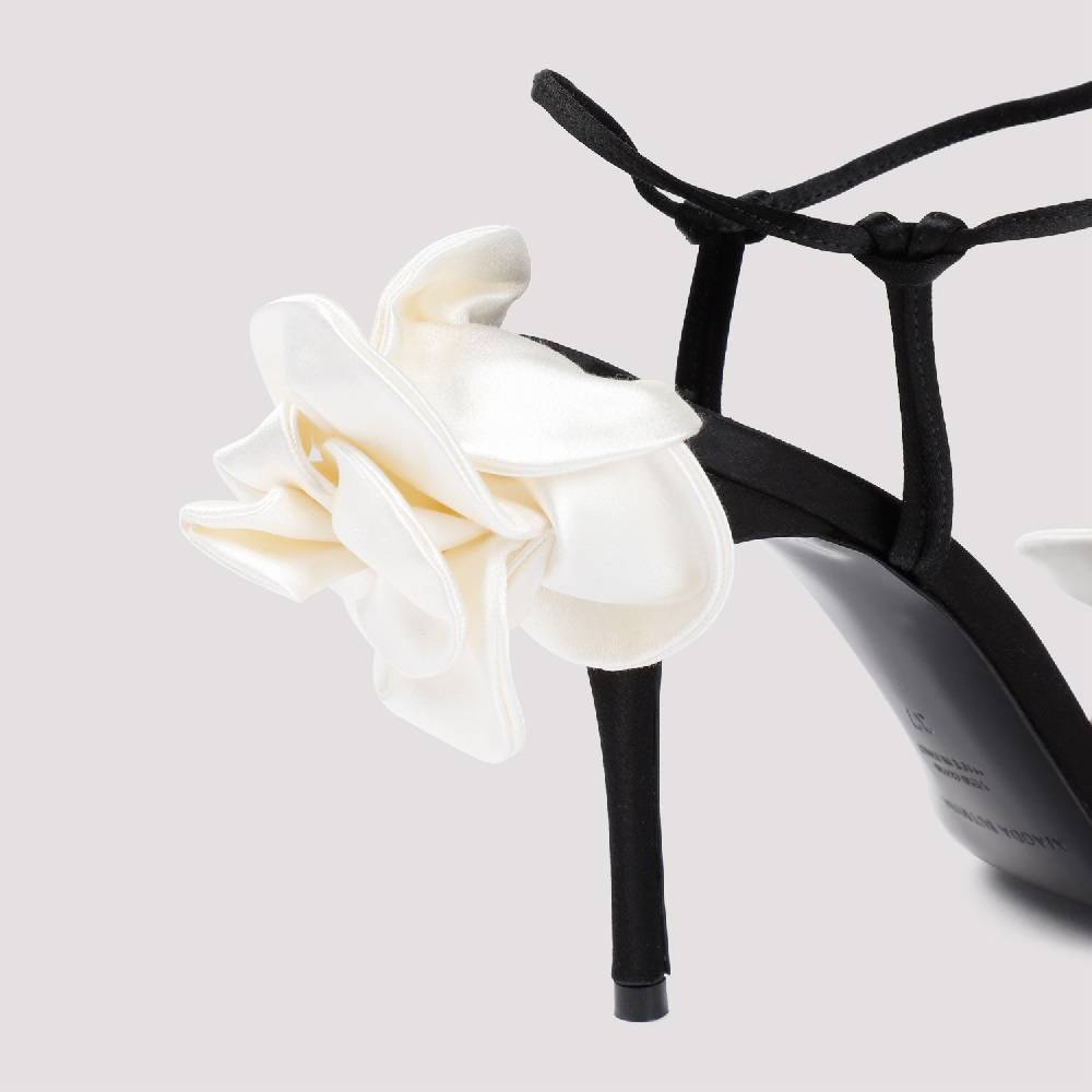 MAGDA BUTRYM  Sandali Stiletto Magda Butrym in Raso Nero con Applicazioni Floreali 50% di sconto con spedizione gratuita