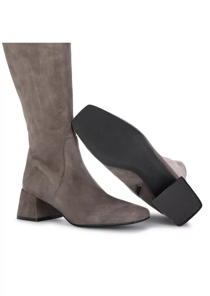 MA+DE 94 | STIVALI ALTI CAMOSCIO TAUPE Soddisfazione Garantita