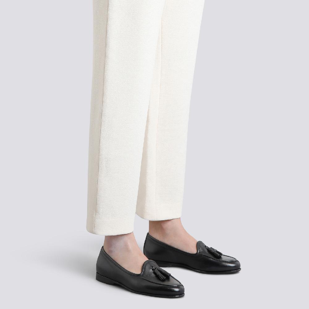 Santoni Mocassino Andrea con nappe da donna in pelle nera Nuova