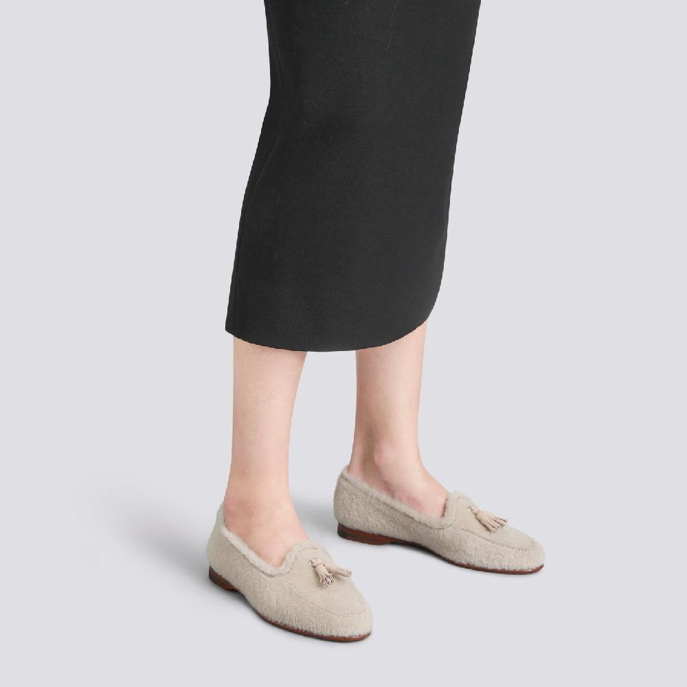 Santoni Mocassino Andrea con nappe da donna in pelliccia beige Presa
