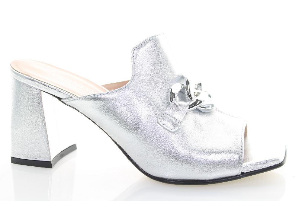 Soffice Sogno Sabot spuntato in pelle laminata In Linea