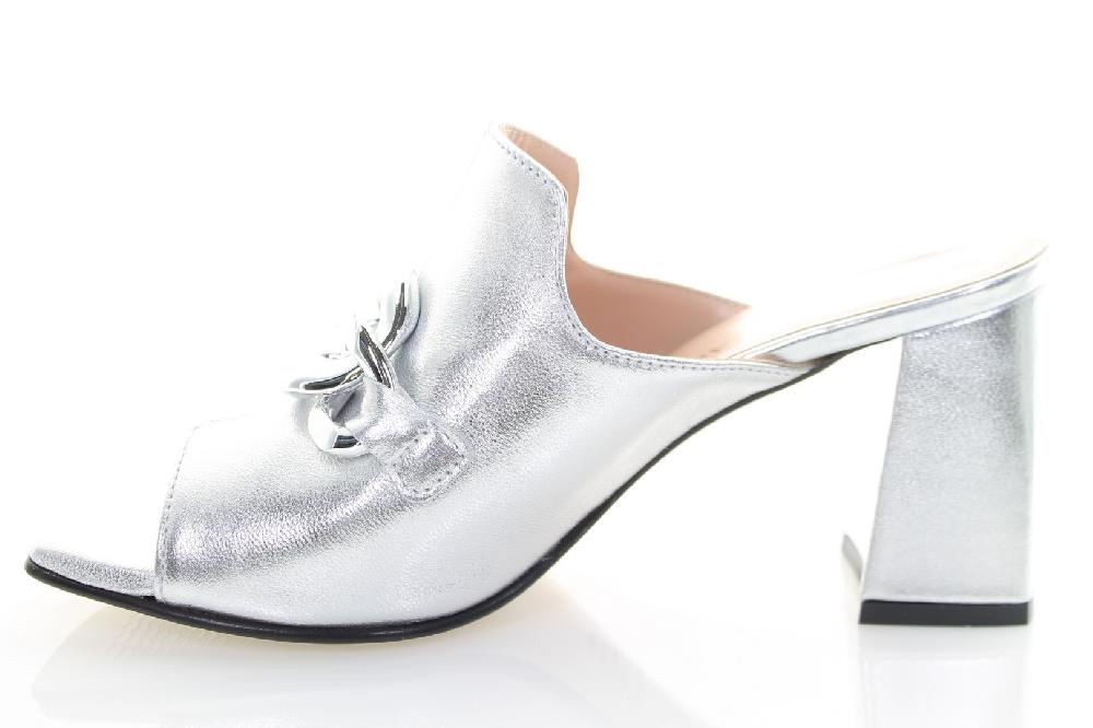 Soffice Sogno Sabot spuntato in pelle laminata In Linea