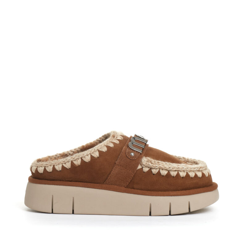 Sorelle Perego ciabatta camoscio cuoio con logo metallo