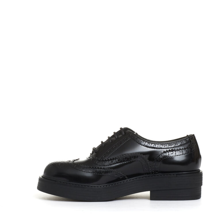 Sorelle Perego stringata con bucature pelle nera Sottocosto