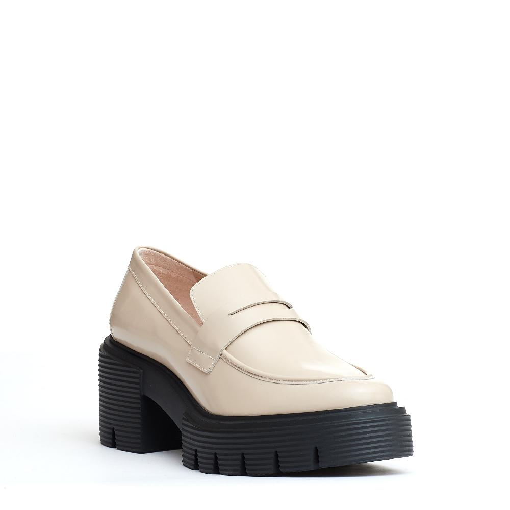 Sorelle Perego mocassino pelle beige fondo in gomma In Vendita