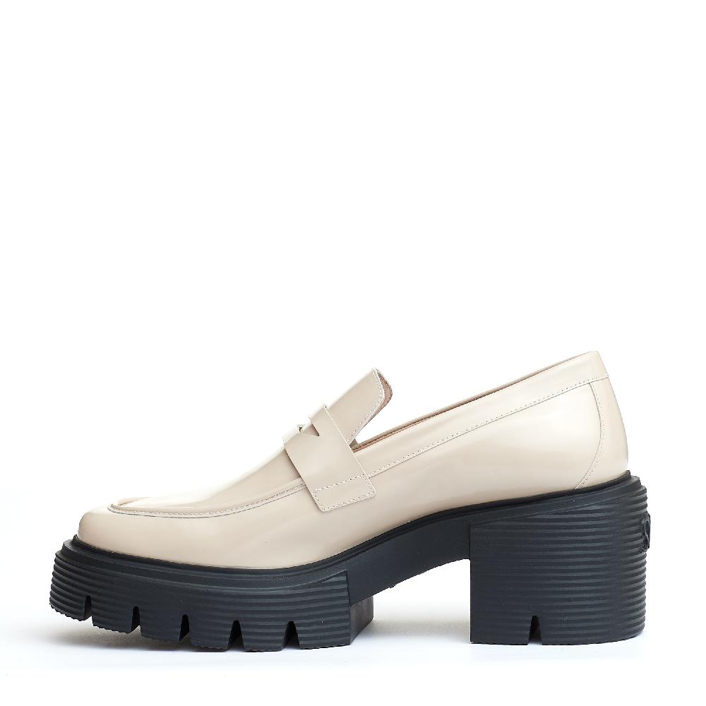 Sorelle Perego mocassino pelle beige fondo in gomma In Vendita