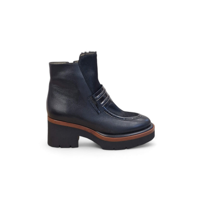 Viola Ricci Bianca - Stivalleto in pelle nero Hotsell