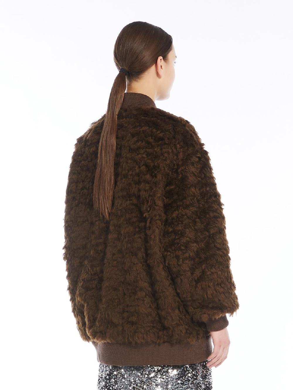 Weekend Bomber corto in tessuto furry Offerta