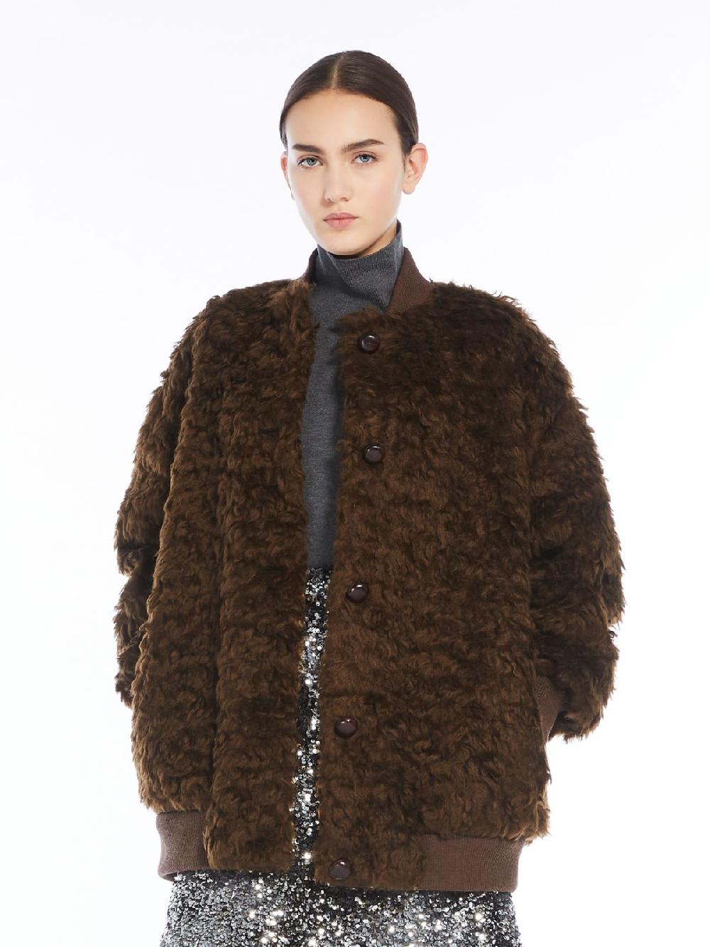 Weekend Bomber corto in tessuto furry Offerta