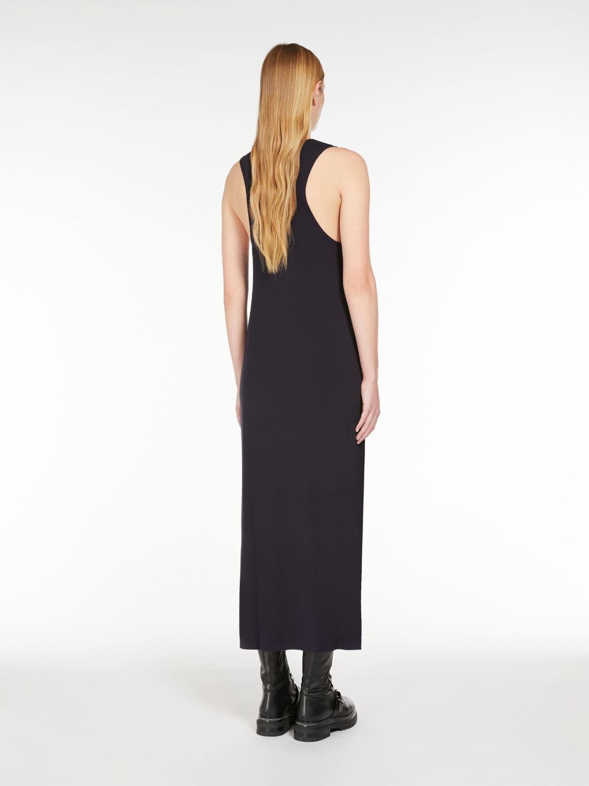 Weekend Abito smanicato in viscosa stretch Fino Al -60%