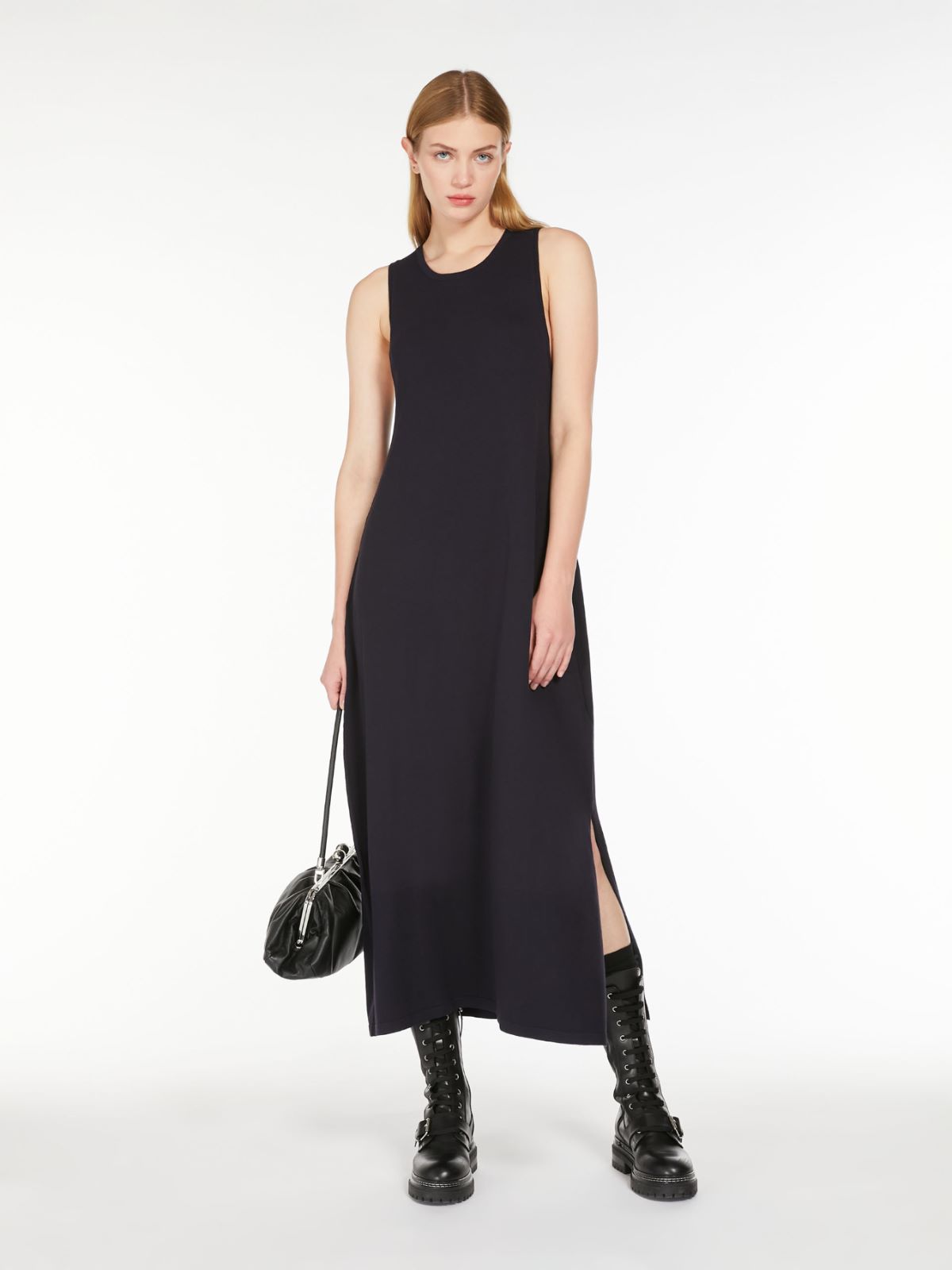 Weekend Abito smanicato in viscosa stretch Fino Al -60%