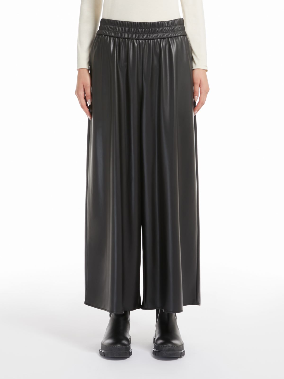 Weekend Pantalone in tessuto spalmato Qualità Garantita