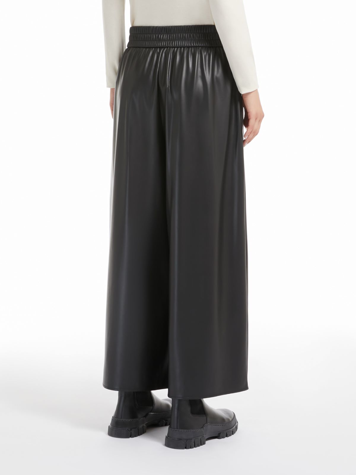 Weekend Pantalone in tessuto spalmato Qualità Garantita