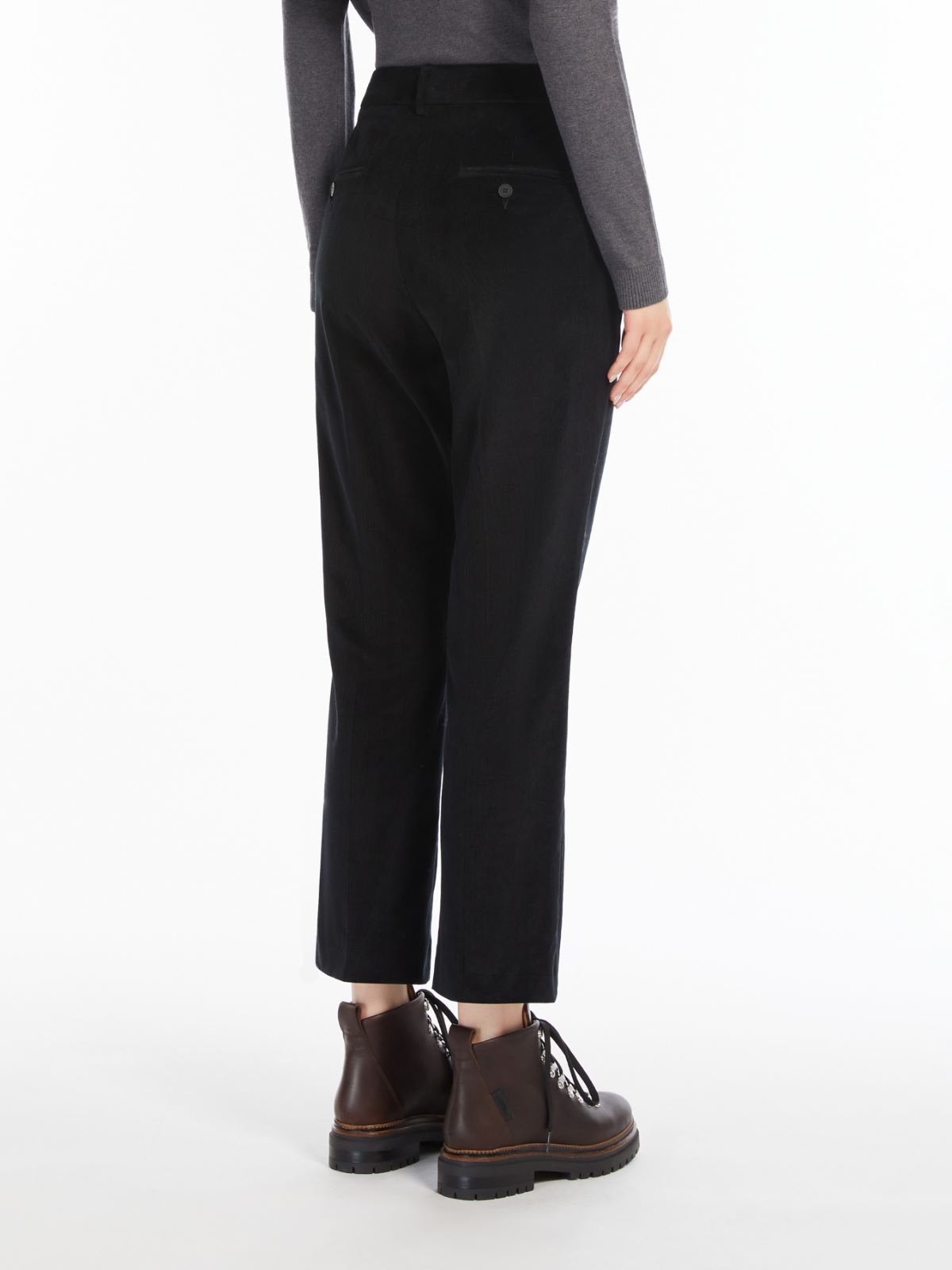 Weekend Pantalone in velluto a coste Prezzo Ridotto