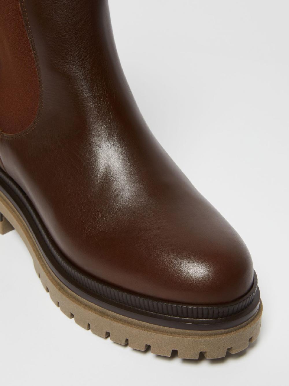 Weekend Ankle boot in pelle semilucida Saldi