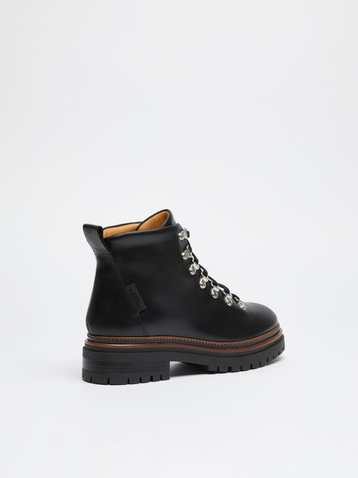 Weekend Stivaletto in cuoio Hotsell