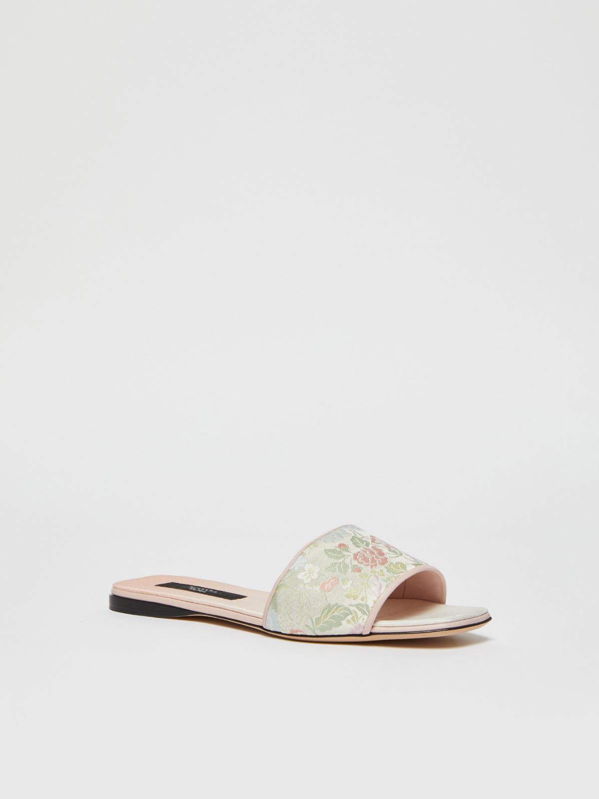 Weekend Sandalo flat in seta jacquard Promozione