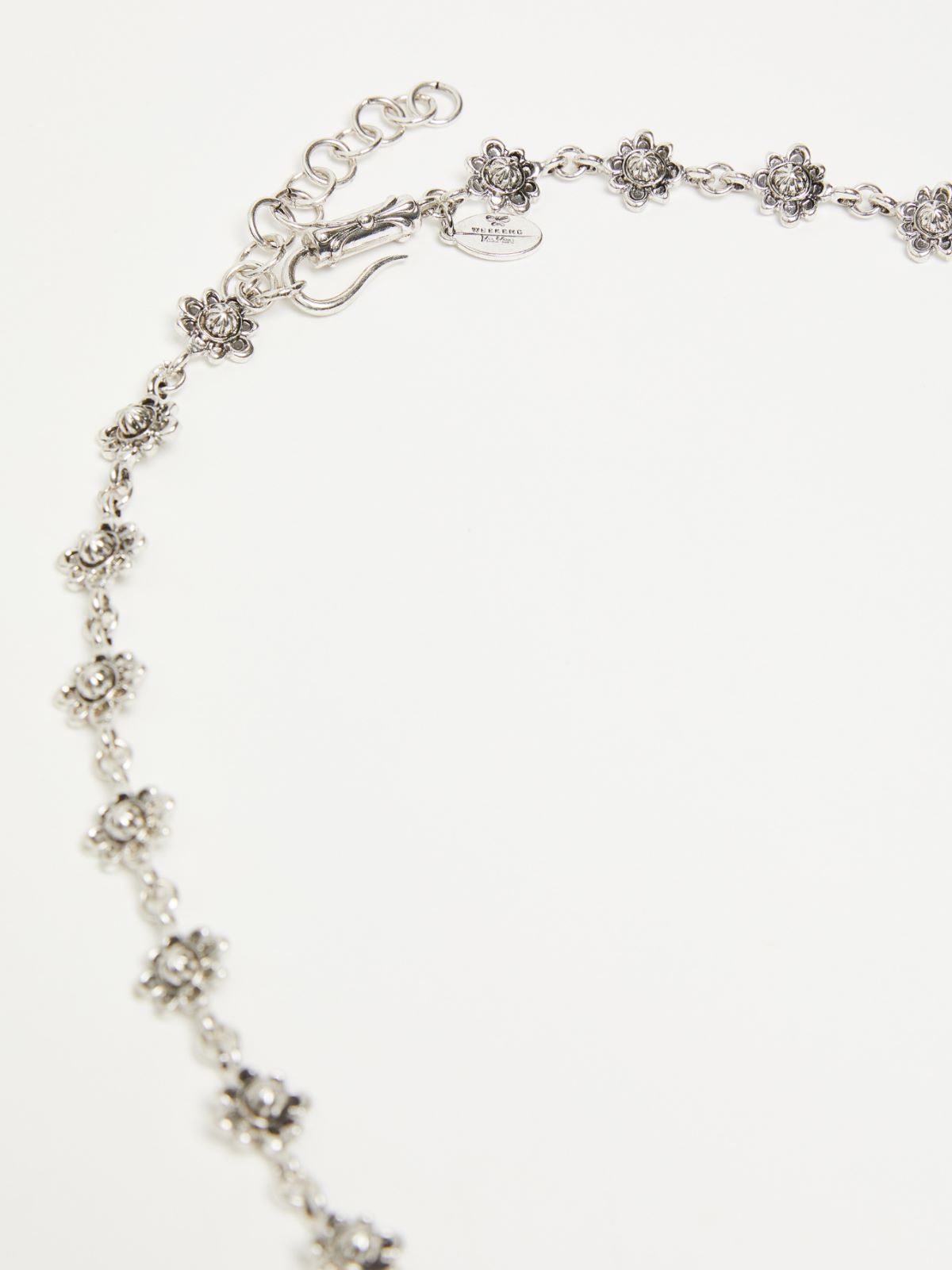 Weekend Collana lunga a fiori In Saldo