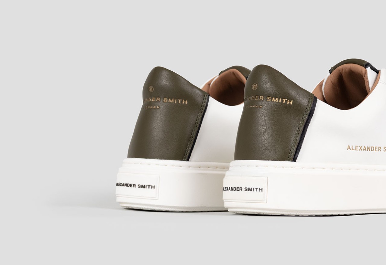Alexander Smith LONDON MAN WHITE MILITARY Offerte